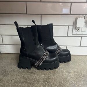 Lamoda Evening Stroll Chunky Platform Ankle Boots